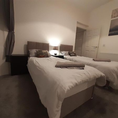 Carvetii - Edward House A - 2 Dbl Bed 1St Floor Flat Leilighet Dunfermline Eksteriør bilde