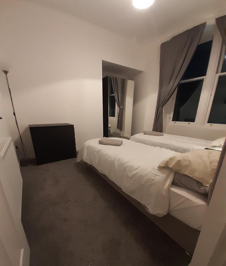 Carvetii - Edward House A - 2 Dbl Bed 1St Floor Flat Leilighet Dunfermline Eksteriør bilde
