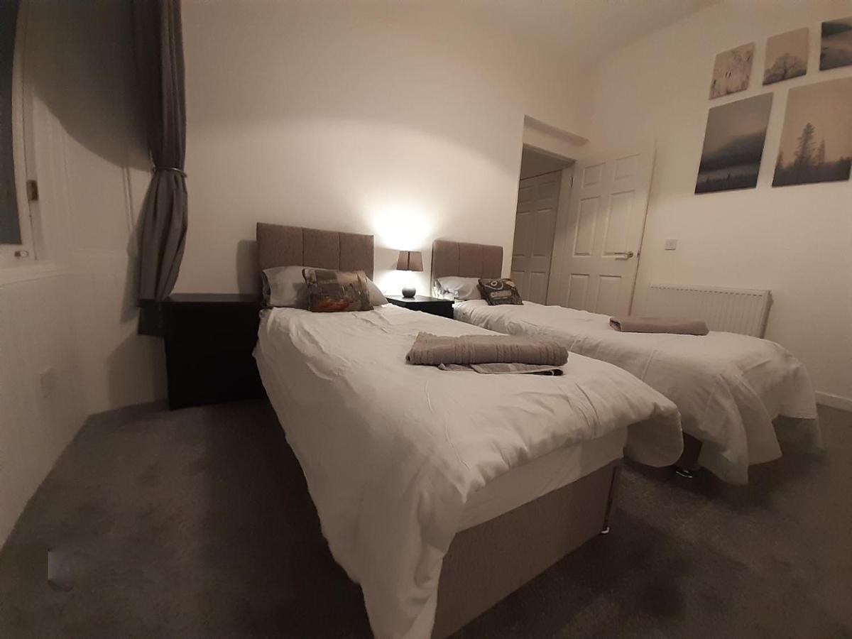 Carvetii - Edward House A - 2 Dbl Bed 1St Floor Flat Leilighet Dunfermline Eksteriør bilde